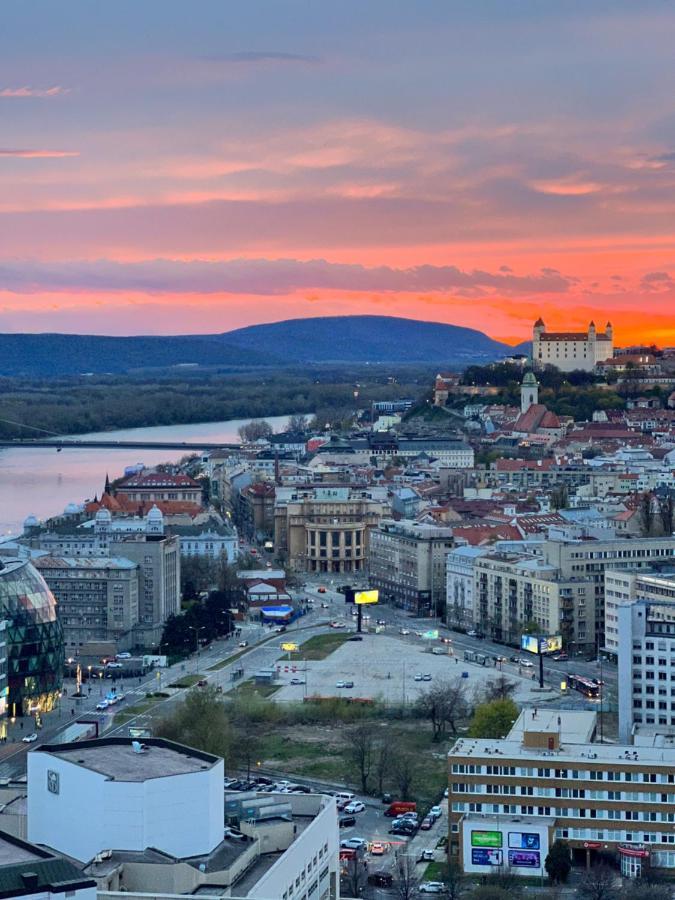 Voir Apartment Братислава Экстерьер фото