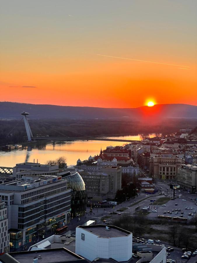 Voir Apartment Братислава Экстерьер фото